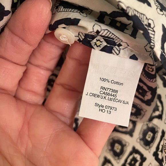 J. Crew medallion navy printed button down shirt size 8 perfect fit 100% cotton - Picture 6 of 11